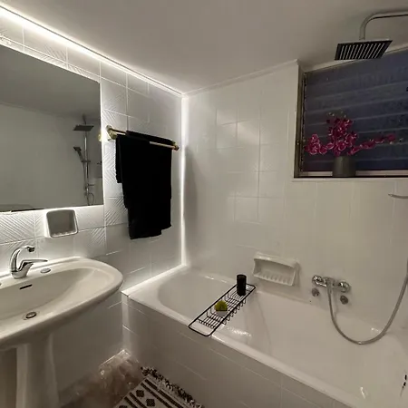 Ibis For 4 Pax Close To Centre * Anabolu