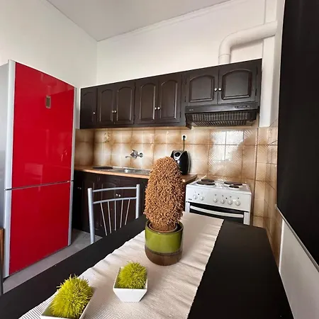 Ibis For 4 Pax Close To Centre Apartment